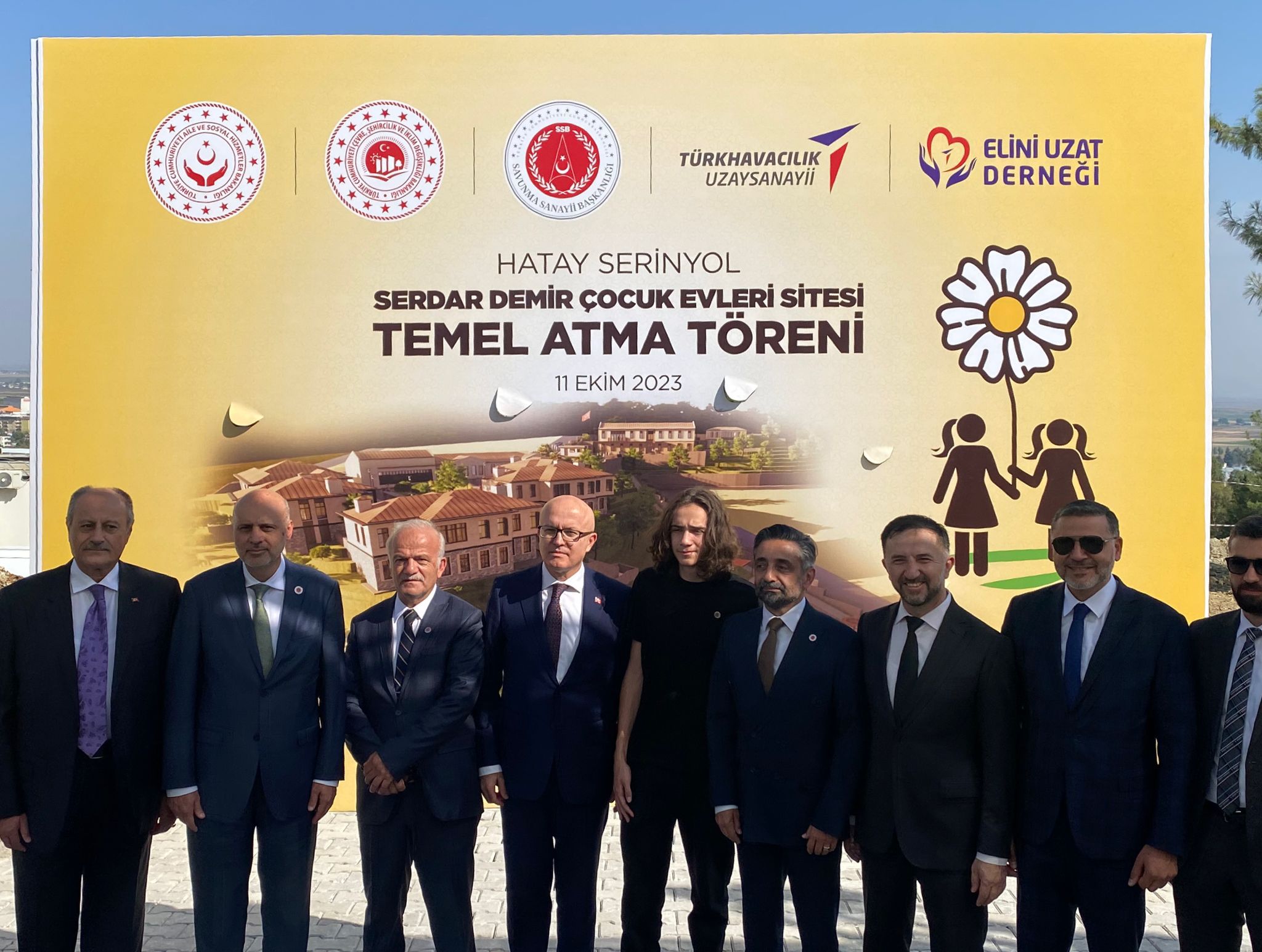 Çocuk Evleri sitesi temel atma.jpeg