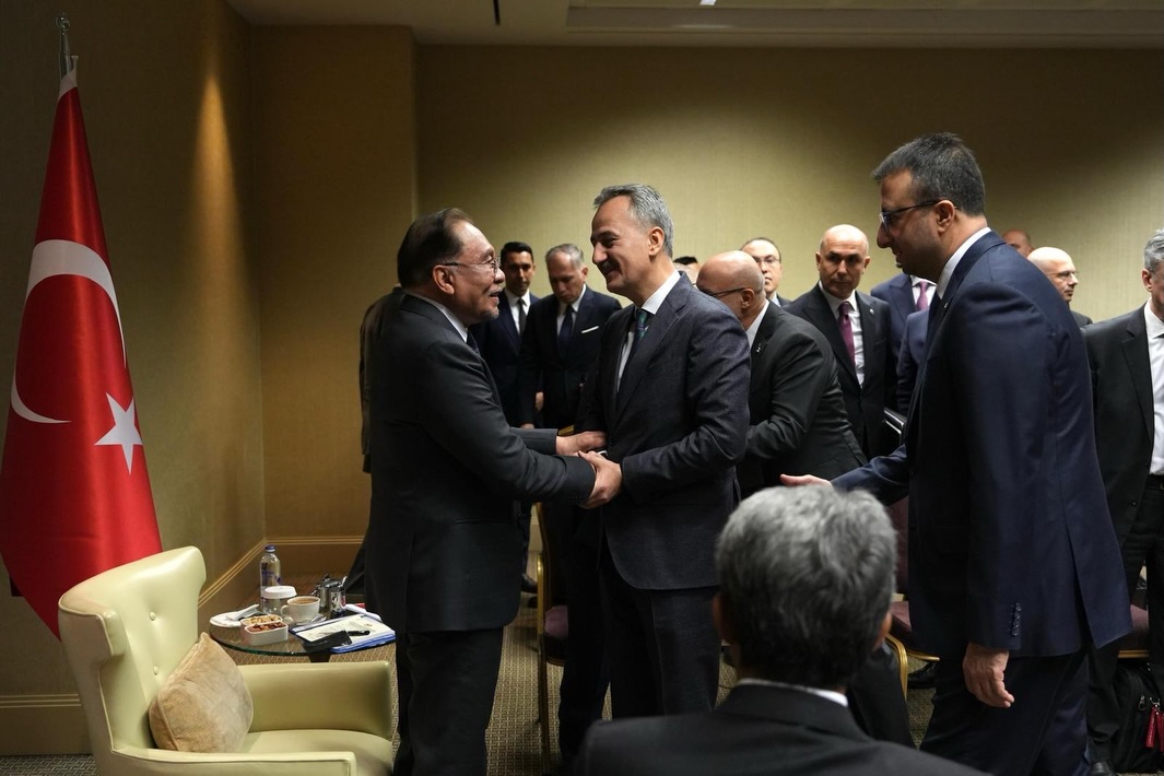 📍 Ankara Malezya Başbakanı Sayın Anwar Ibrahim ile Millî Savunma Bakanımız Sayın Yaşar Güler’in.jpg