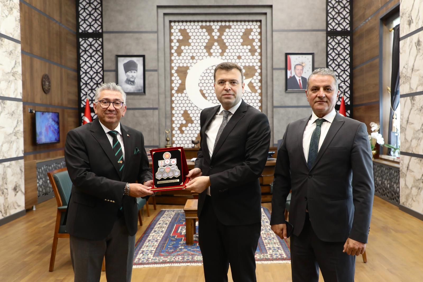 D-18MAY-Niğde Valisi Sn. Nedim Akmeşe.jpeg