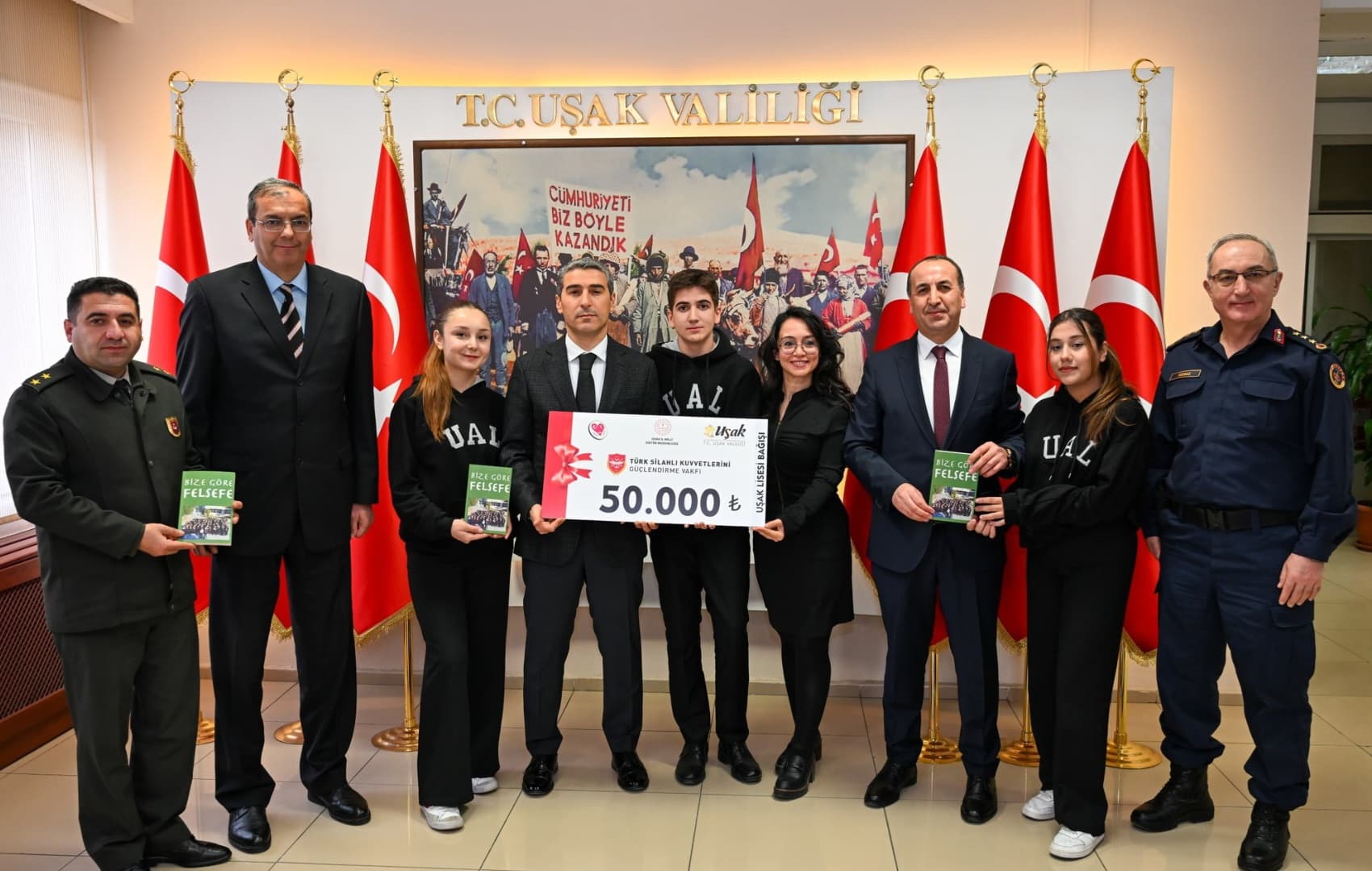 Uşak Lisesi Bağış Fotorğrafı 03.01.2025.jpg
