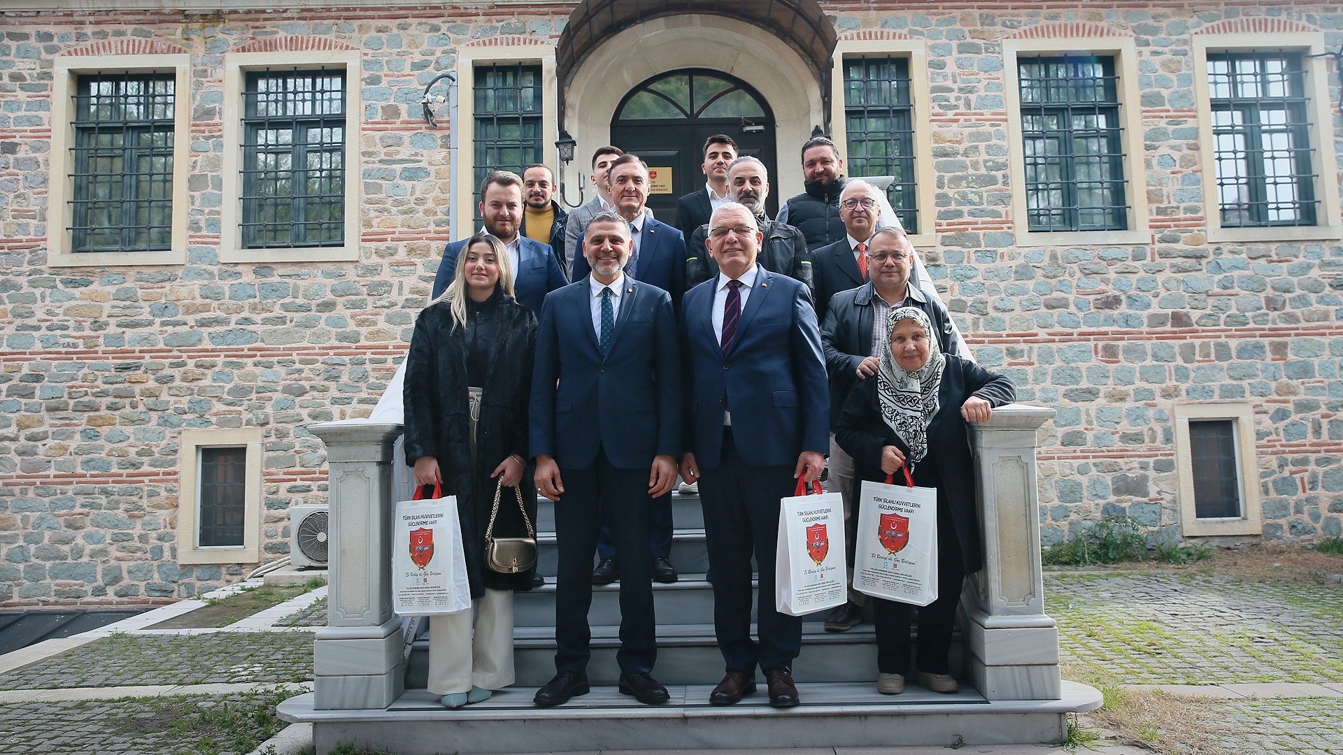 Genel Müdürümüz Bağışçılarımız ve Fahri Tanıtım Kurulu Üyelerimizle Bir Araya Geldi.jpeg