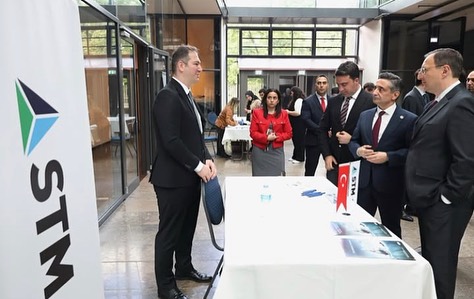 STM, Berlin’deki Öğrenci Buluşmasında Türk Gençleriyle Bir Araya Geldi.jpg