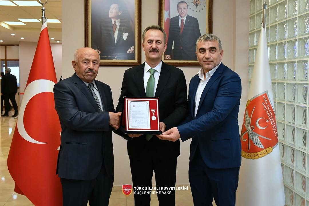 Haluk Görgün’den PEK Makina’ya Vefa ve Teşekkür Takdimi.jpg