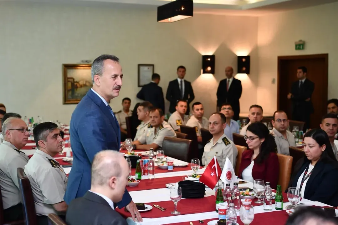 Askerî Ataşelerden Savunma Sanayii Başkanlığı’na Ziyaret.webp
